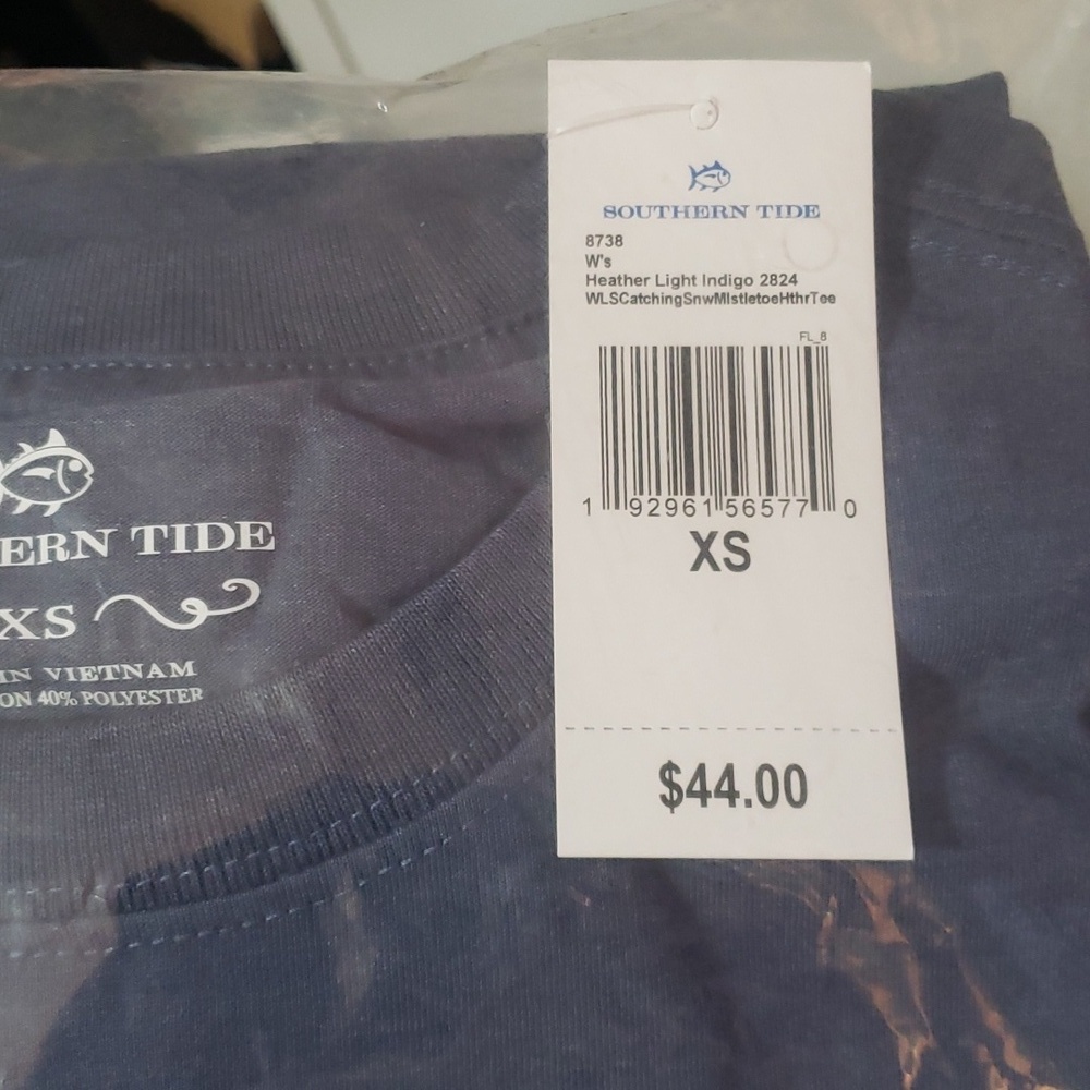 NWT Southern Tide Women's Catching Snow & Mistletoe Long Sleeve Tee Shirt XS - Picture 3 of 3
